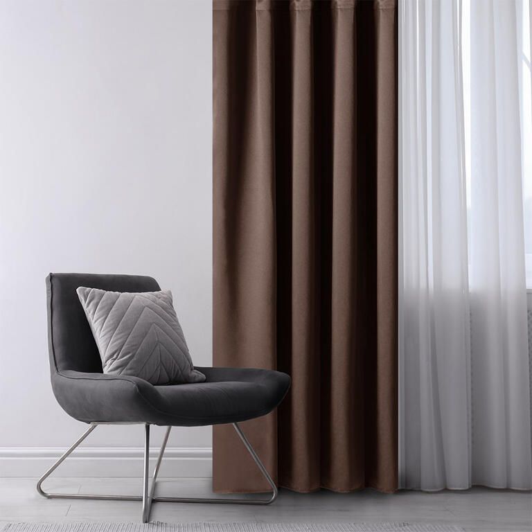 Zasłona zaciemniająca blackout RESTILO ciemnobrązowa 140 x 245 cm